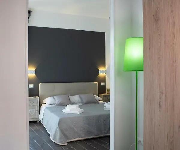 Le Di Teo Penzion La Spezia